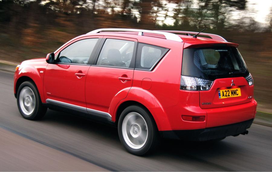  Mitsubishi Outlander 2005 года  (фото 46 из 77)